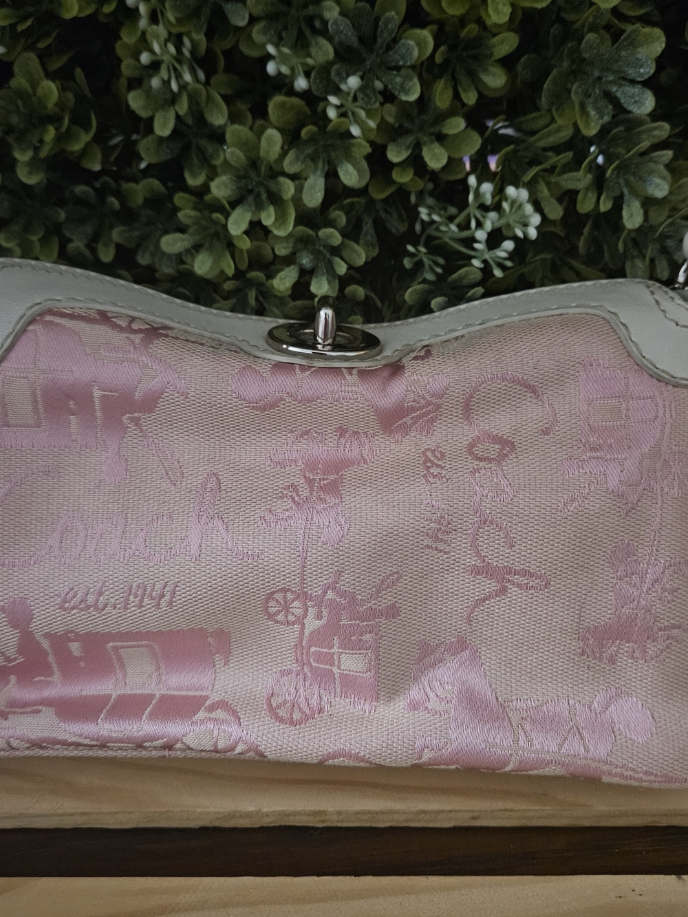 Rare Coach Pink/White Horse/Carriage Small Wristlet - Picture 2 of 5
